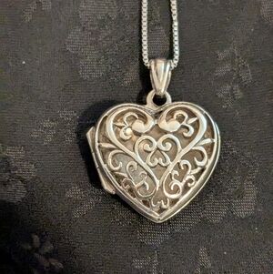 Vintage Art Deco Intricate Filigree 925 Sterling  Heart Locket Pendant Necklace